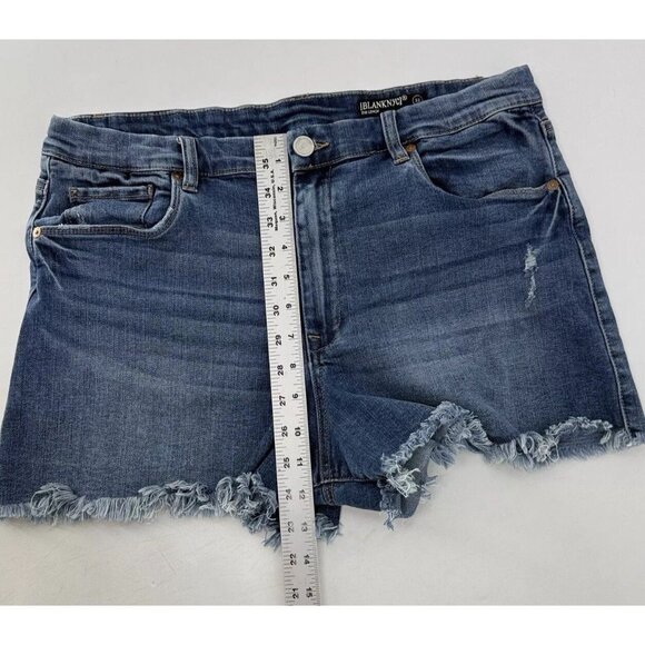 Blank NYC The Lenox High Rise Blue Denim Shorts Distressed Raw Hem Size 32 Boho - Picture 7 of 8